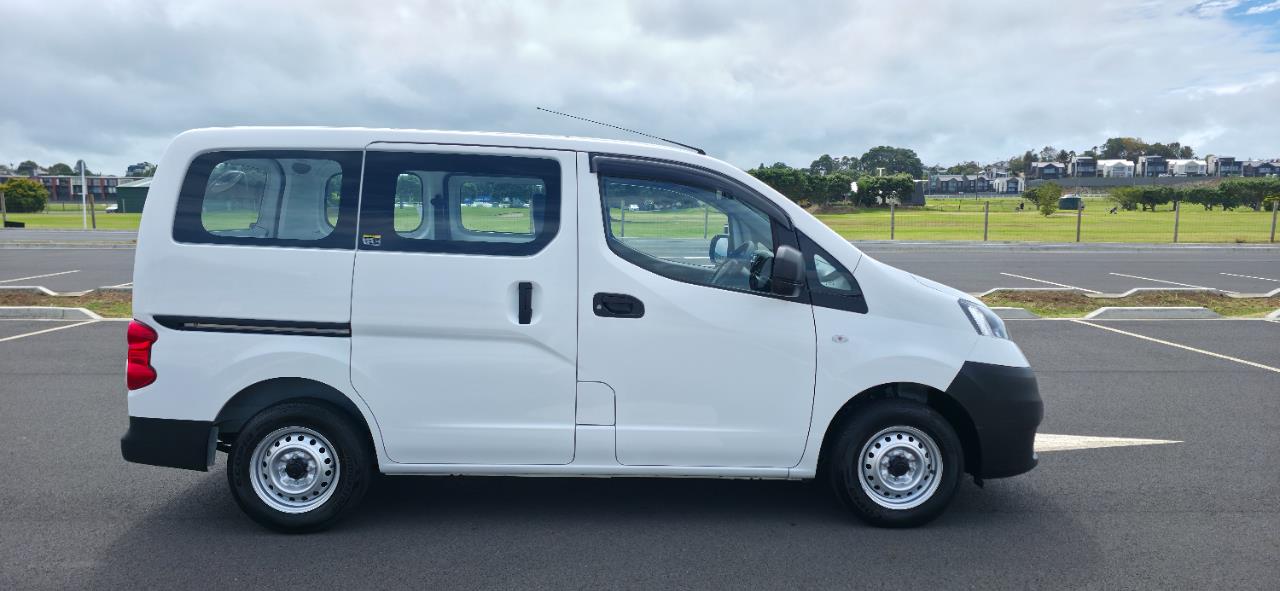 2023 NISSAN NV200
