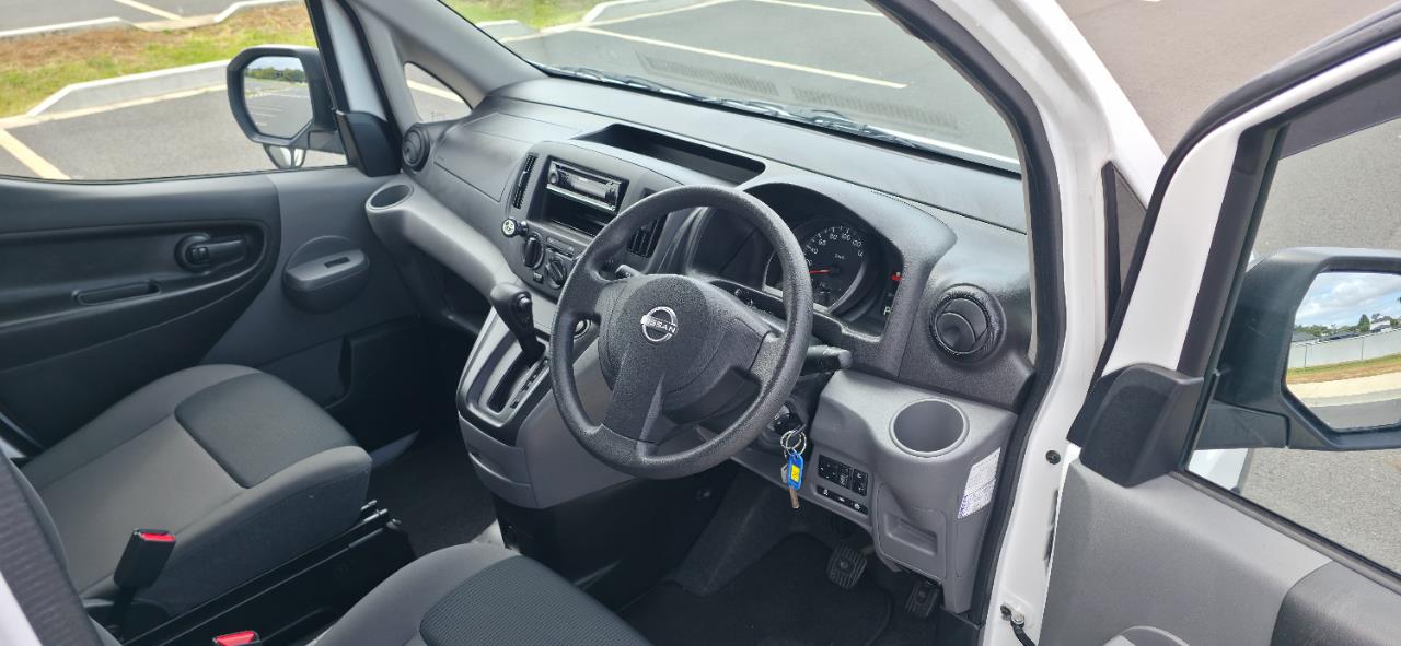 2023 NISSAN NV200