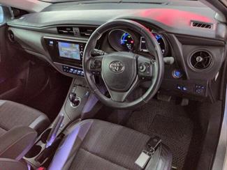 2017 Toyota Auris - Thumbnail