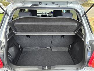 2022 Suzuki Swift - Thumbnail