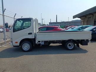 2025 Toyota DYNA - Thumbnail