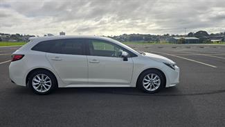 2020 Toyota COROLLA - Thumbnail