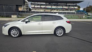 2020 Toyota COROLLA - Thumbnail