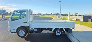 2025 Toyota DYNA - Thumbnail