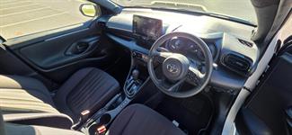 2020 Toyota Yaris - Thumbnail