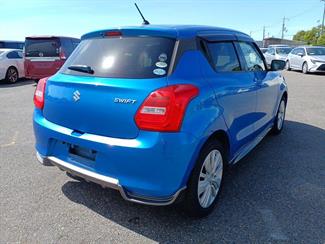 2017 Suzuki Swift - Thumbnail