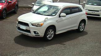 2010 Mitsubishi RVR - Thumbnail