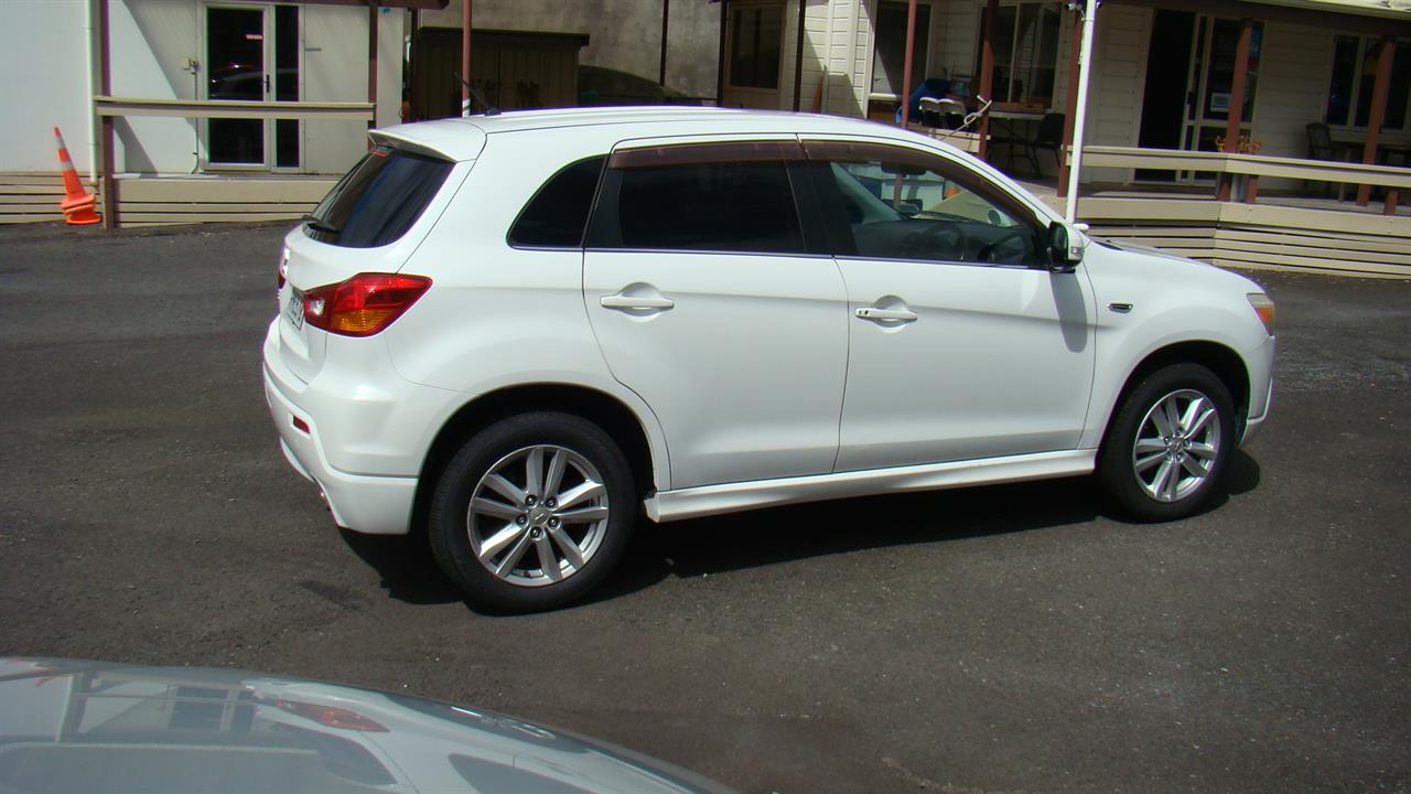 2010 Mitsubishi RVR