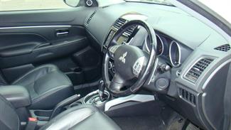 2010 Mitsubishi RVR - Thumbnail