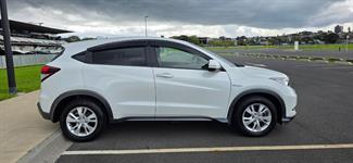2017 Honda VEZEL - Thumbnail
