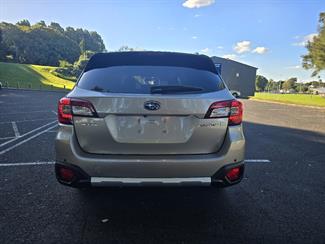 2015 Subaru OUTBACK - Thumbnail